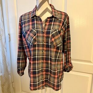 Westport (Dressbarn) Pretty plaid top - size large.
